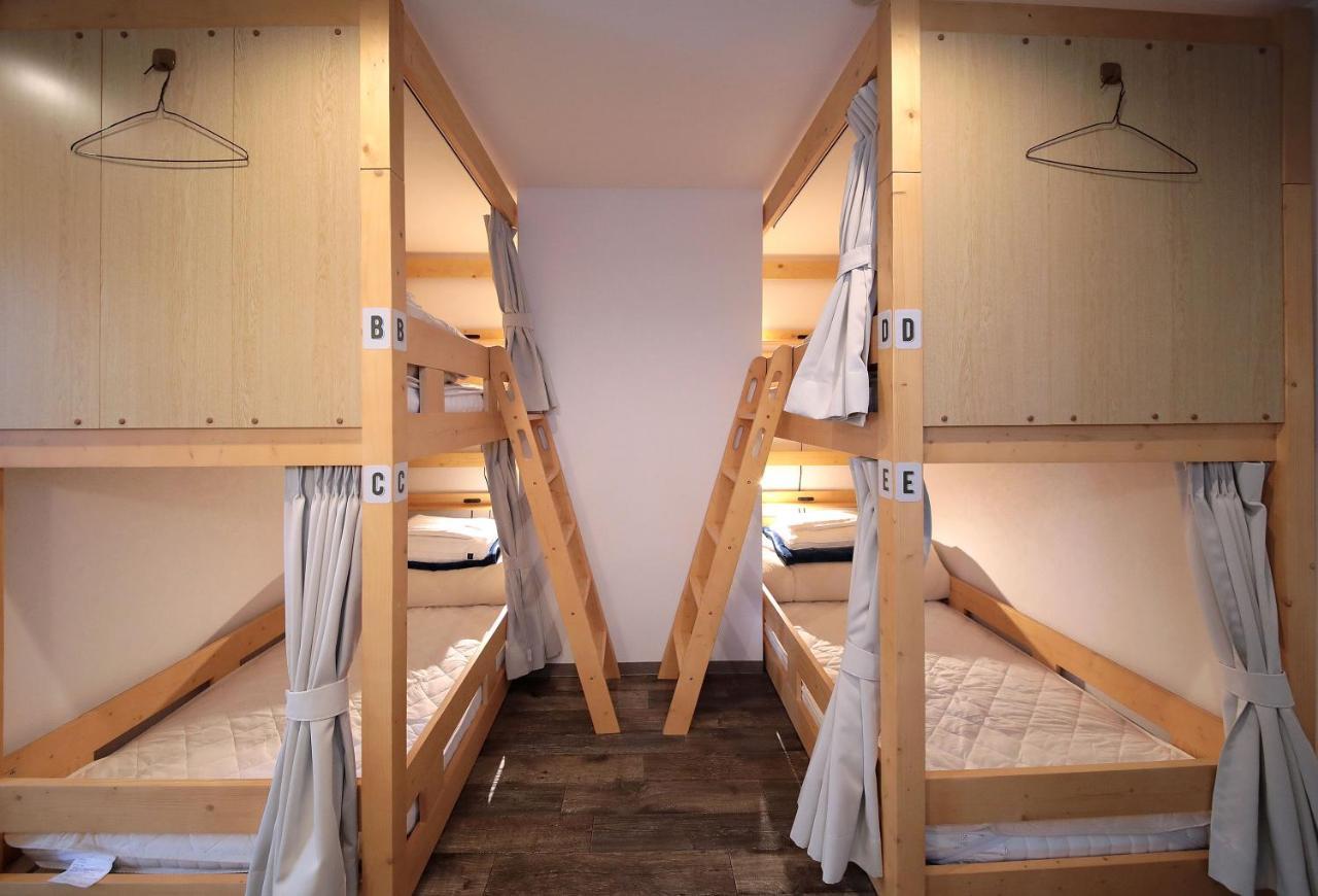 Trip & Sleep Hostel Nagoya Bagian luar foto